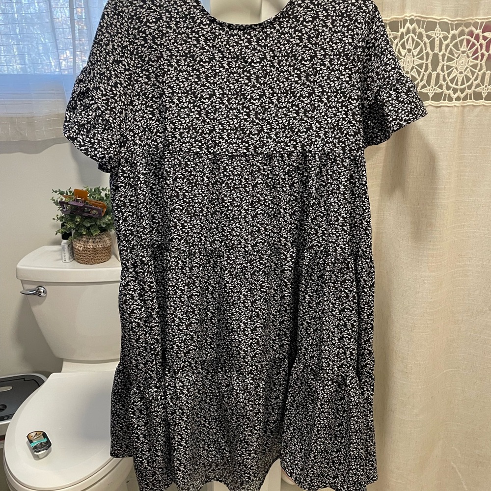 SHEIN Black and White Floral Mini Dress
